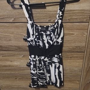 IZ Byer black and white top